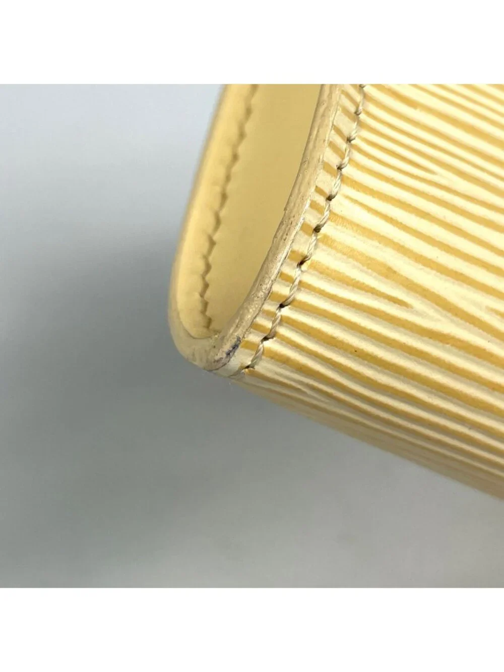 Louis Vuitton Pochette Soirle Pouch Epi Vanilla